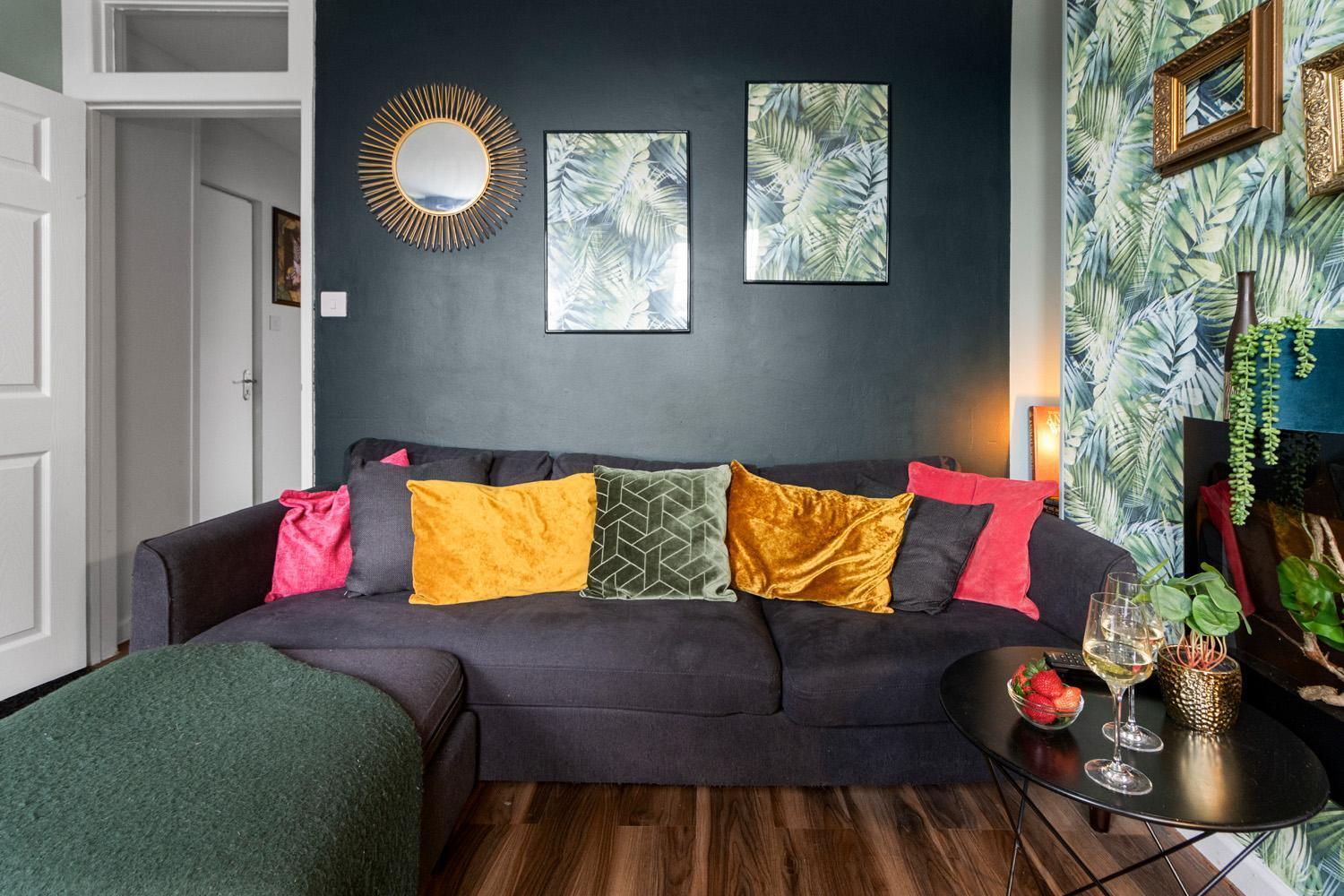 Stylish 2 Bed Apartment Near Beach, Parking, Wifi, Netflix ทินมัท ภายนอก รูปภาพ