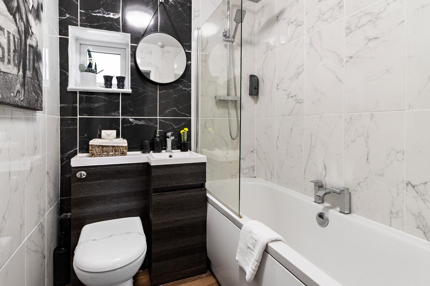 Stylish 2 Bed Apartment Near Beach, Parking, Wifi, Netflix ทินมัท ภายนอก รูปภาพ
