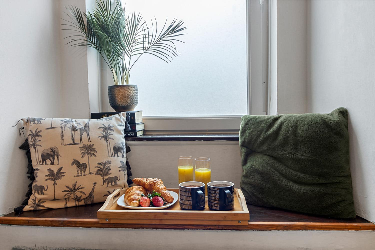 Stylish 2 Bed Apartment Near Beach, Parking, Wifi, Netflix ทินมัท ภายนอก รูปภาพ